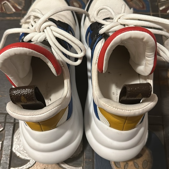 LOUIS VUITTON
Calfskin Technical Nylon LV Archlight Sneakers 35 Electric Blue - Picture 13 of 14